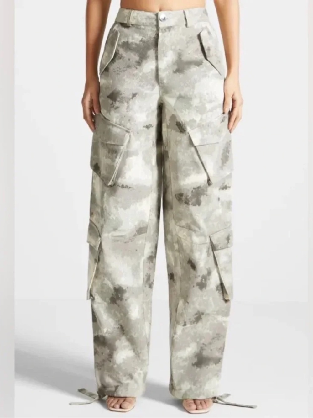 Maniere De Voir Cargo Pants in Gray Digital Camo